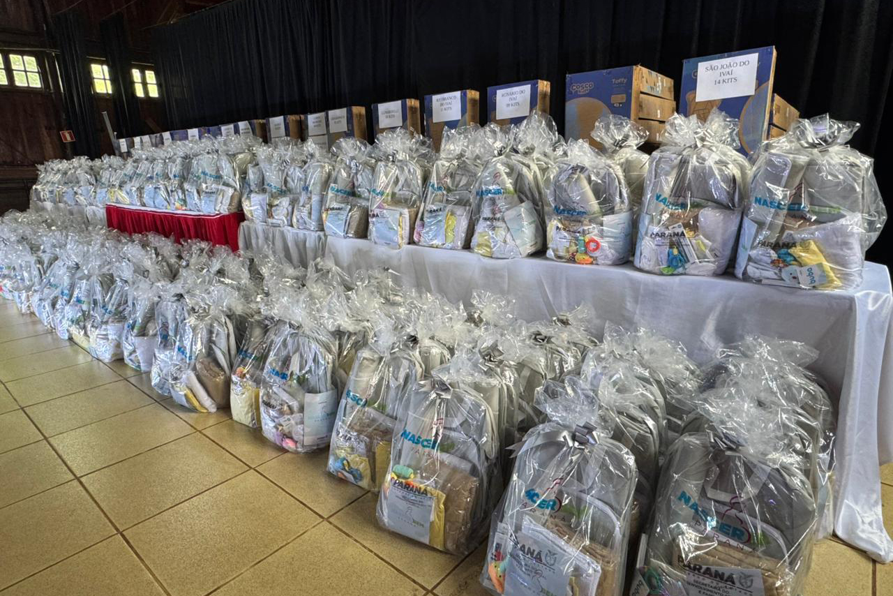 Nascer Bem Paraná: Governo entrega primeiros 556 kits para a primeira infância