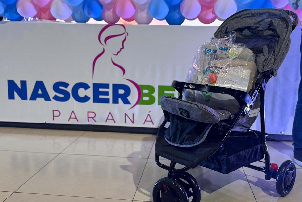 Nascer Bem Paraná já entregou 2,8 mil kits com carrinhos de bebê em 156 municípios
