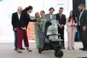 Com carrinhos e acessórios, Estado inicia distribuição inédita de 10 mil kits para mães e bebês