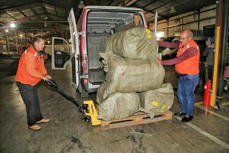 Campanha Aquece Paraná chega ao fim com mais de 40 mil peças de roupa arrecadadas -