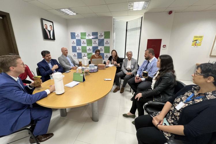 reunião entre representantes do Governo do Paraná e Rio Grande do Sul