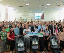 Com carrinhos e acessórios, Estado inicia distribuição inédita de 10 mil kits para mães e bebês