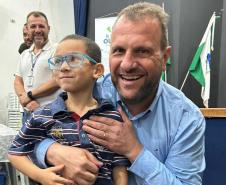 Programa Bons Olhos Paraná entrega mais 622 óculos a estudantes da região Noroeste