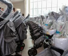 Governo inicia na semana que vem entrega de kits para recém-nascidos com carrinho de bebê