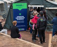 Mais 241 famílias de Rio Bonito do Iguaçu recebem auxílio de R$ 1 mil do Estado