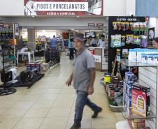 Estado entrega primeiros cartões de até R$ 50 mil para reconstrução de casas em Rio Bonito do Iguaçu