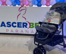 Nascer Bem Paraná já entregou 2,8 mil kits com carrinhos de bebê em 156 municípios