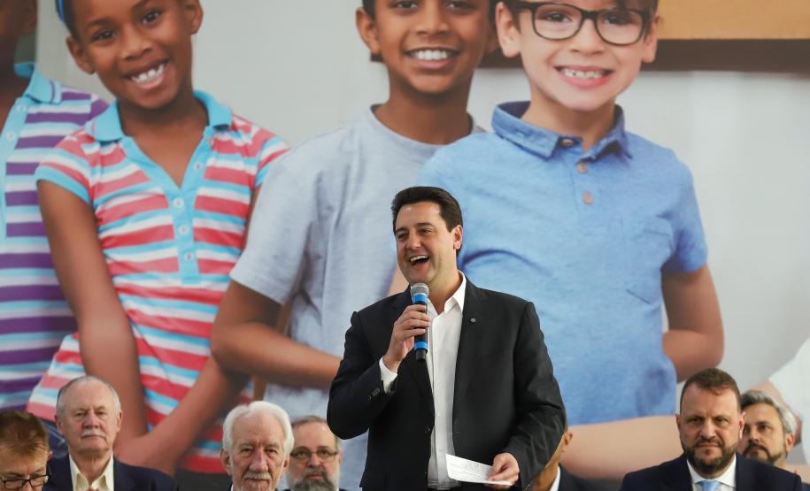 R$100 milhões crianças e adolescentes