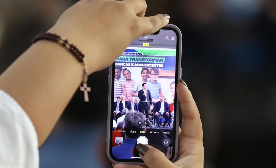 R$100 milhões crianças e adolescentes