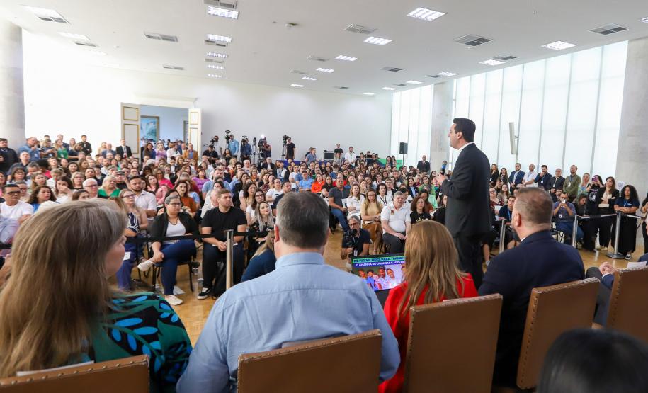 R$100 milhões crianças e adolescentes