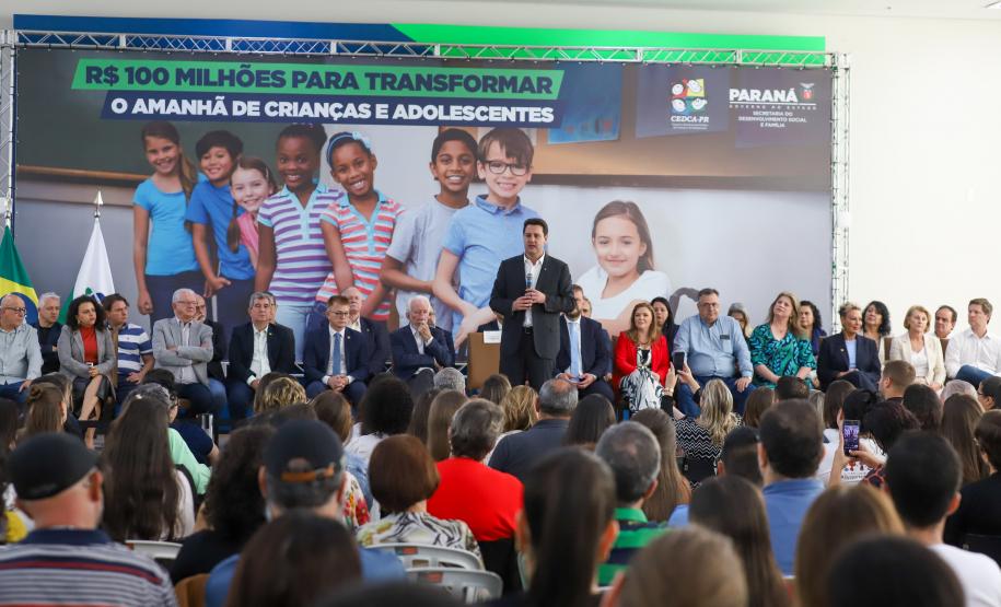 R$100 milhões crianças e adolescentes