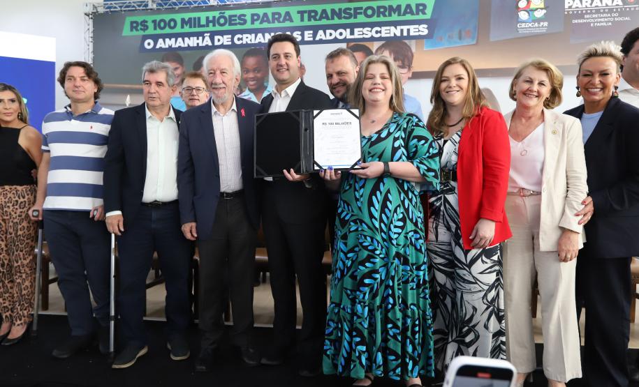 R$100 milhões crianças e adolescentes