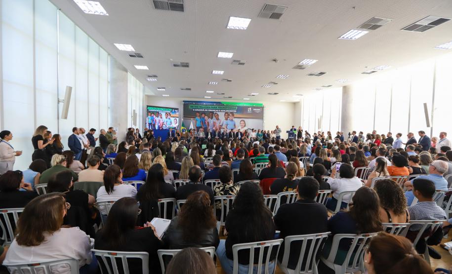 R$100 milhões crianças e adolescentes