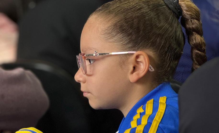 Bons Olhos Paraná: Governo entrega mais 256 óculos a estudantes de cinco municípios