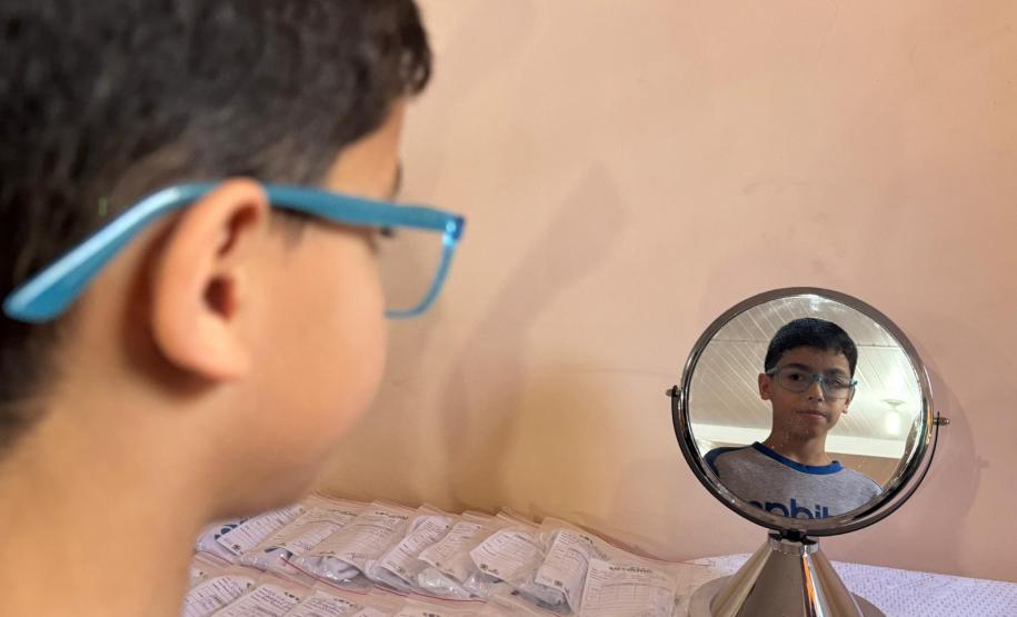 Programa Bons Olhos Paraná entrega mais 318 óculos a estudantes de cinco municípios