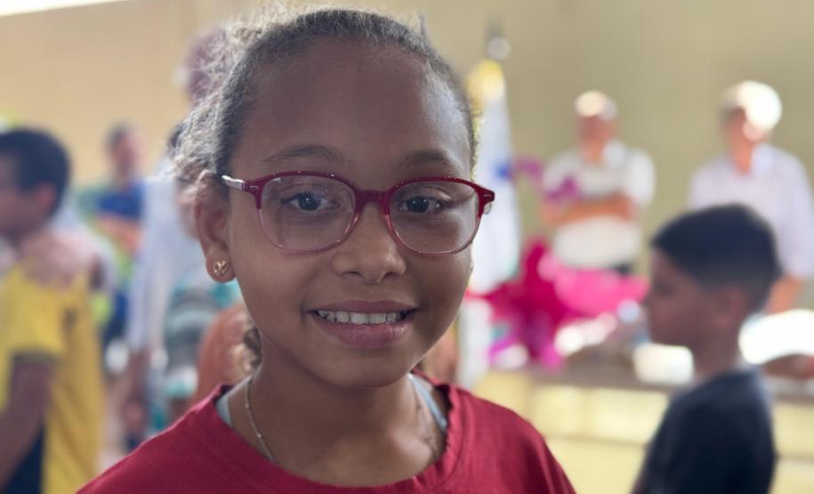 Programa Bons Olhos Paraná entrega mais 318 óculos a estudantes de cinco municípios