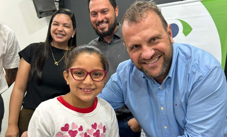 Programa Bons Olhos Paraná entrega mais 622 óculos a estudantes da região Noroeste