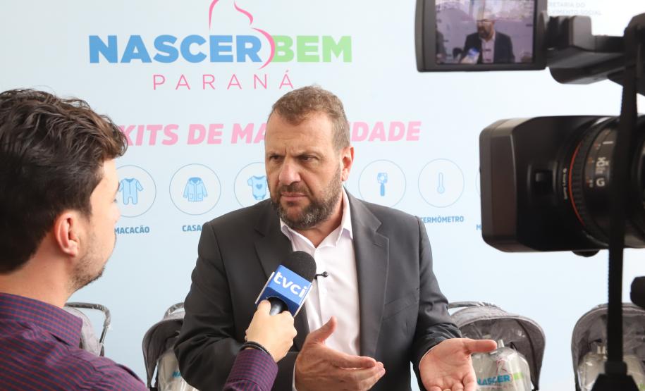 Com carrinhos e acessórios, Estado inicia distribuição inédita de 10 mil kits para mães e bebês