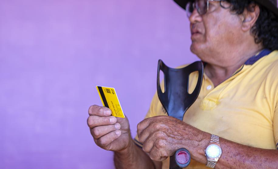 Equipes do Estado percorrem Rio Bonito do Iguaçu para entregar Cartões Reconstrução às famílias