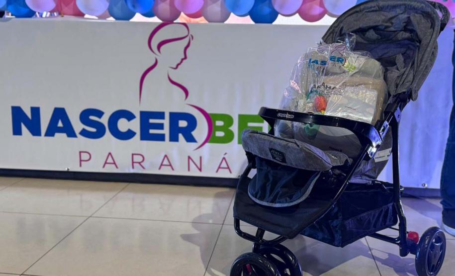 Nascer Bem Paraná já entregou 2,8 mil kits com carrinhos de bebê em 156 municípios