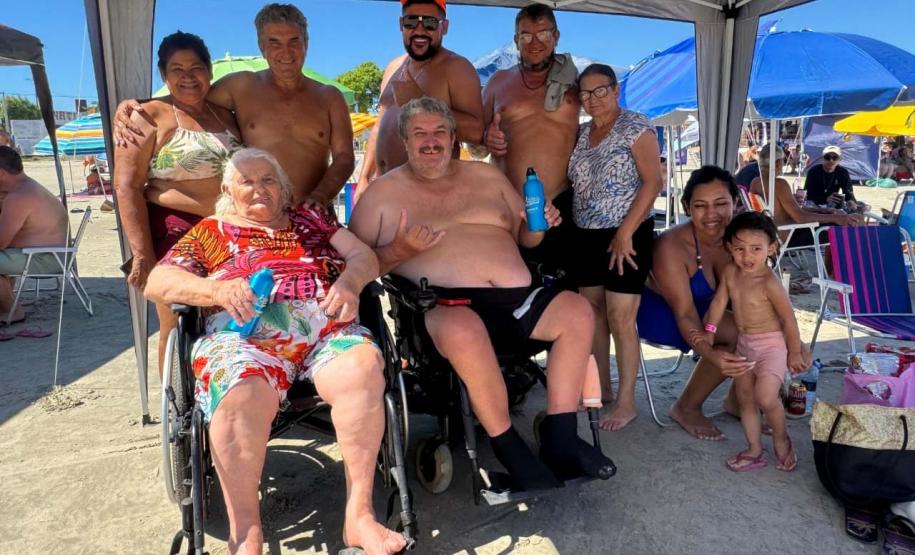 Lazer para todos: Praia Acessível faz 250 atendimentos na primeira semana