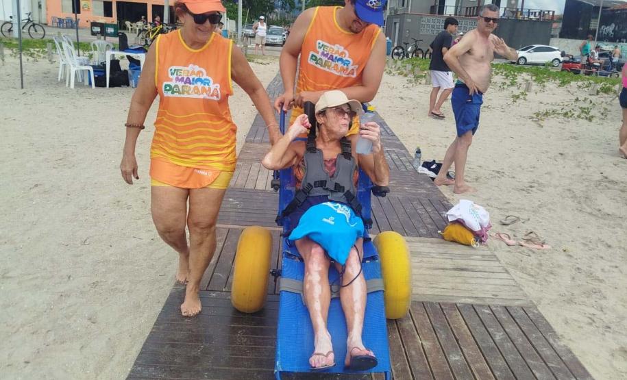 Lazer para todos: Praia Acessível faz 250 atendimentos na primeira semana
