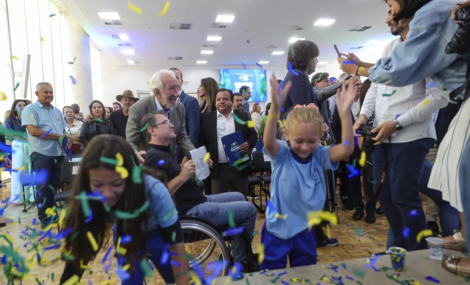 Estado lança 2ª fase do Programa Bons Olhos Paraná para atender mais 540 mil alunos