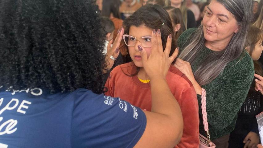 Estudantes de Itaperuçu e Tunas do Paraná são os primeiros a receber óculos do Programa Bons Olhos Foto: SEDEF